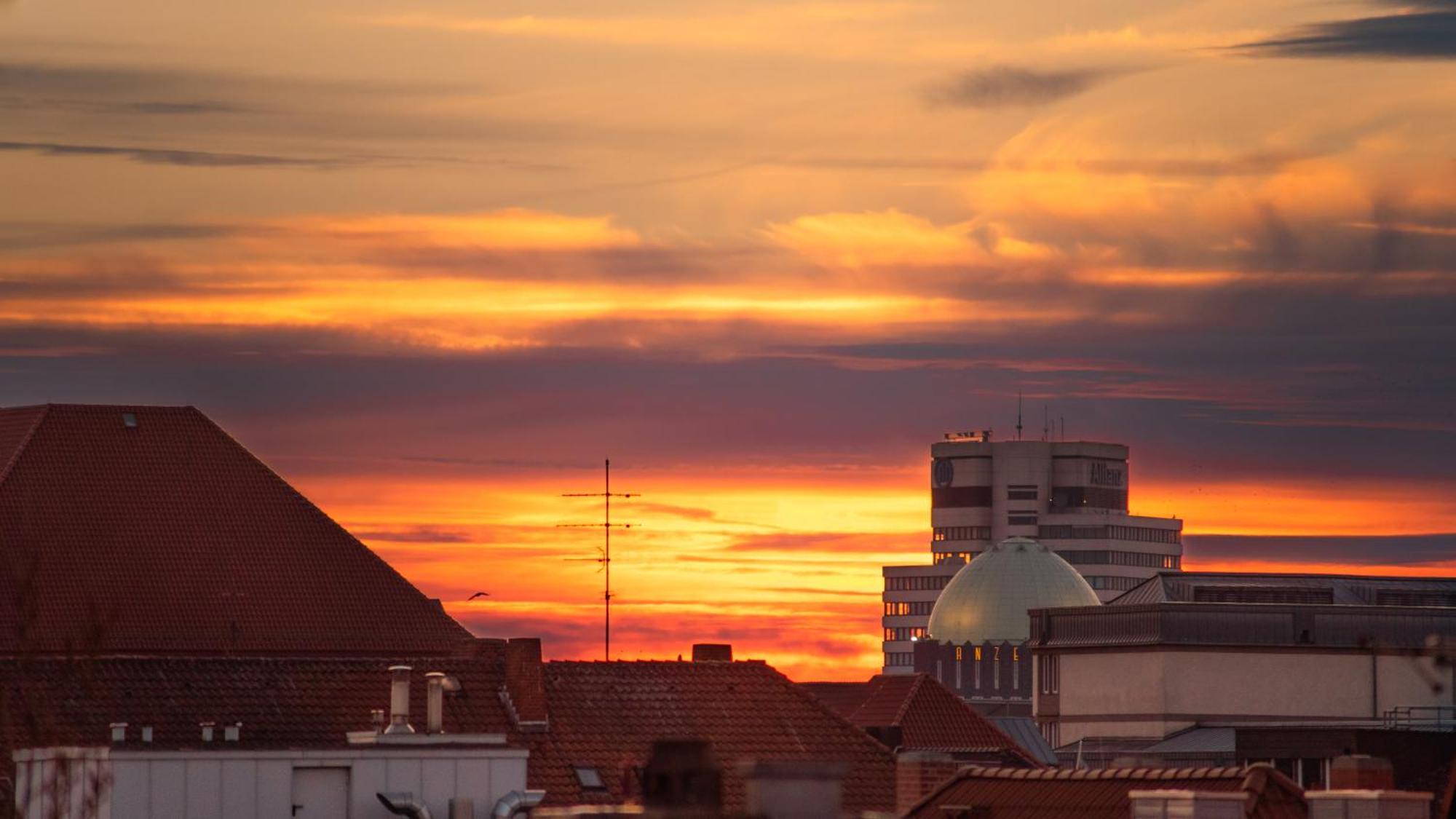 Eich-Penthouse, Zentral Am Stadtwald Mit Ausblick Ueber Die Stadt, 24H Self Check-In, Netflix, Disneyplus Hanovre Extérieur photo