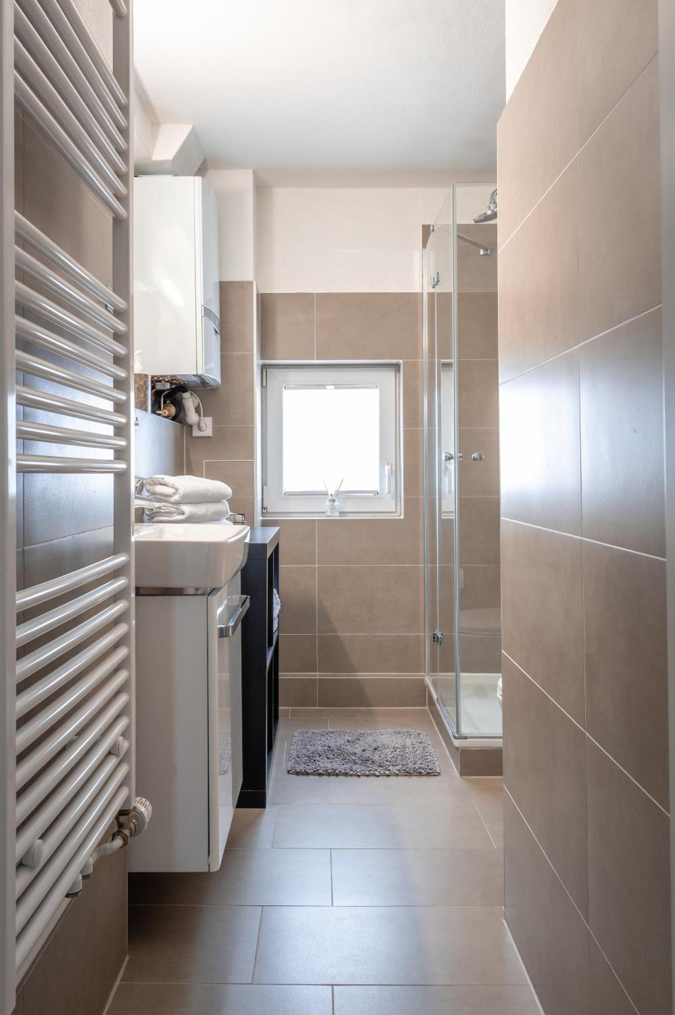 Eich-Penthouse, Zentral Am Stadtwald Mit Ausblick Ueber Die Stadt, 24H Self Check-In, Netflix, Disneyplus Hanovre Extérieur photo